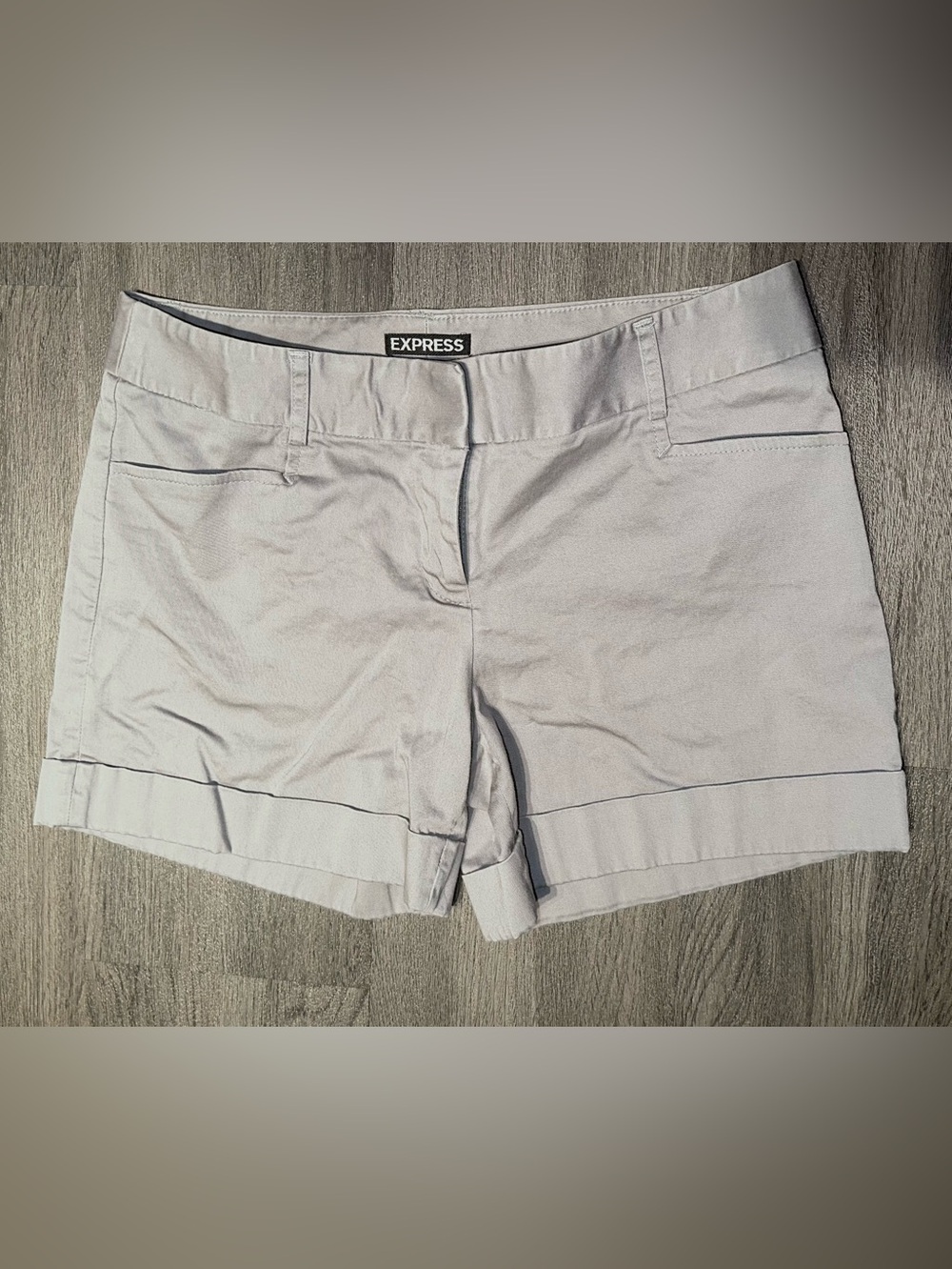 Express ‘Editor’ Light Gray Cuffed Chino Shorts - Size 2